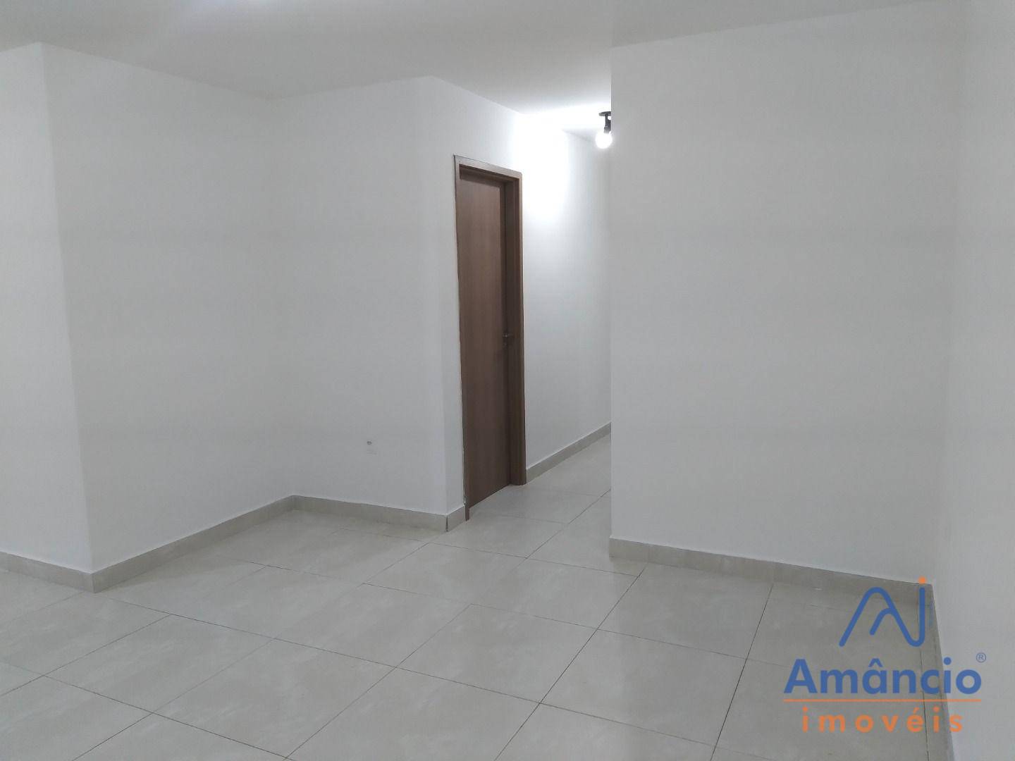 Apartamento para alugar com 4 quartos, 117m² - Foto 2