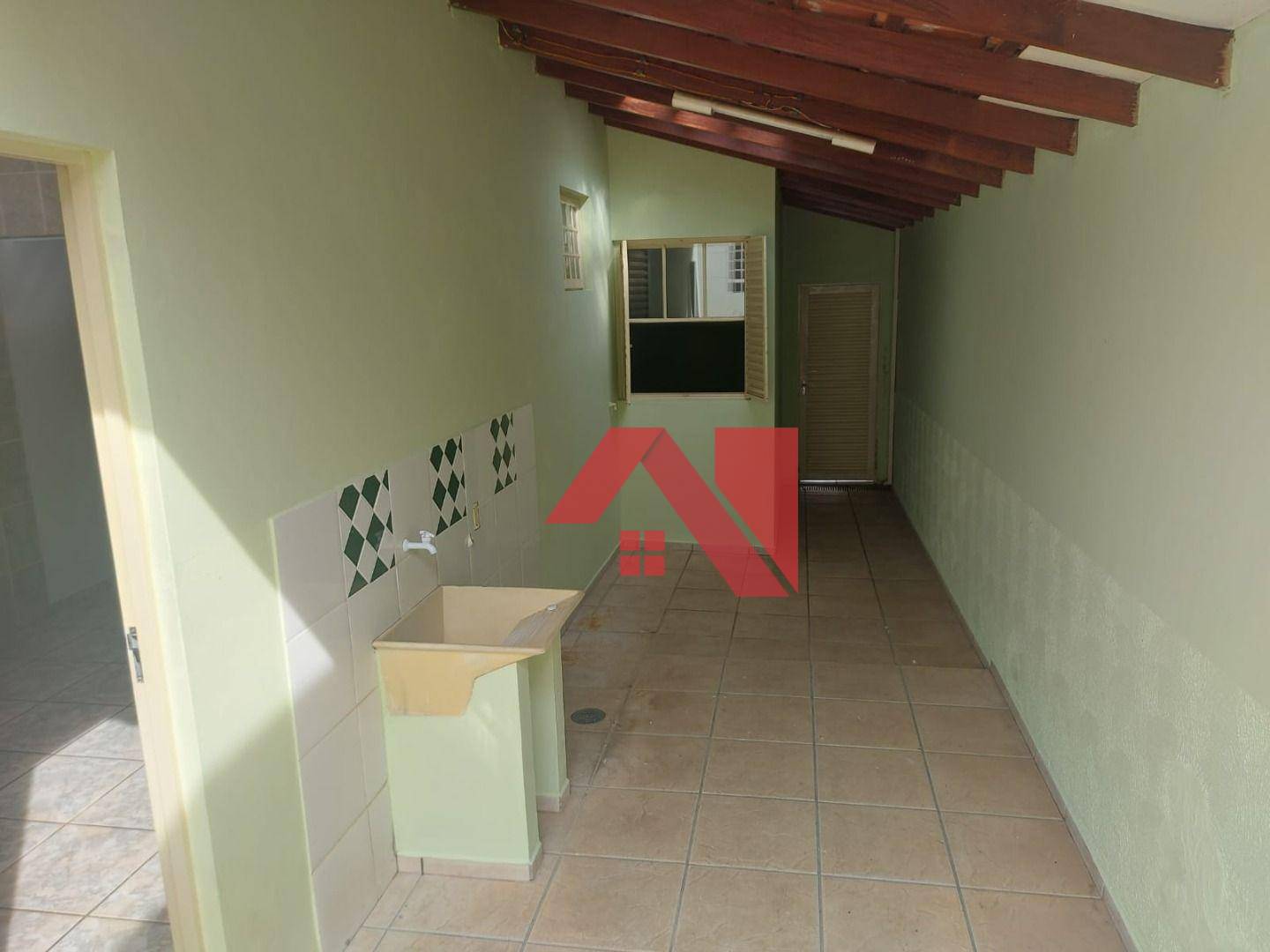 Casa para alugar com 5 quartos, 220m² - Foto 11