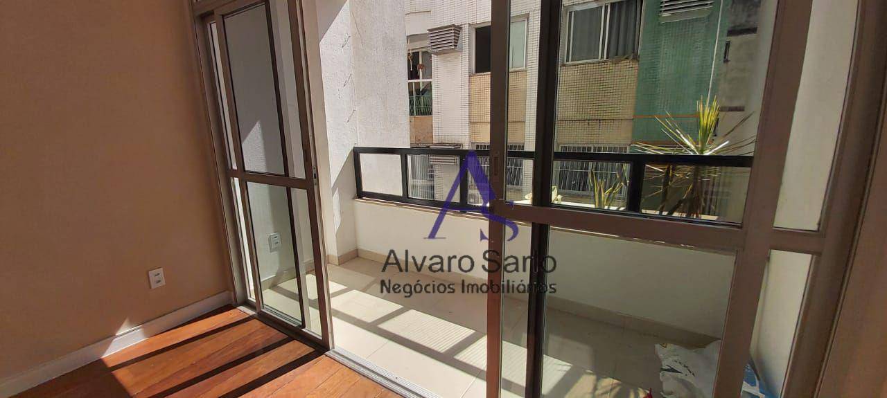 Apartamento à venda com 3 quartos, 127m² - Foto 3