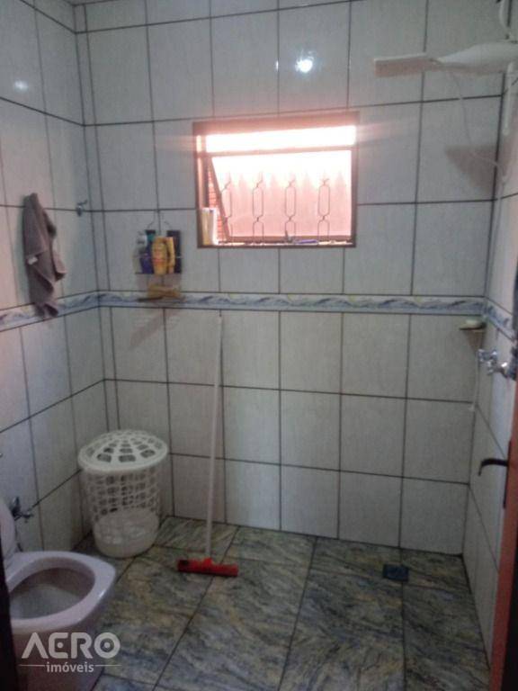 Casa à venda com 2 quartos, 70m² - Foto 11