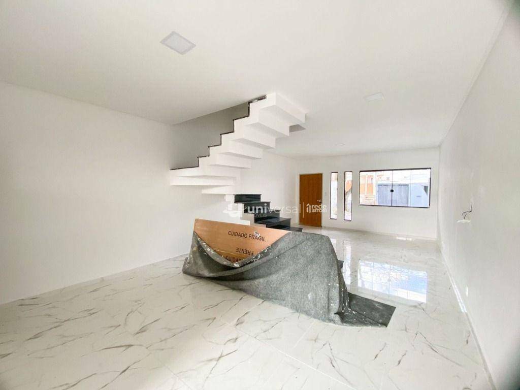 Casa à venda com 3 quartos, 155m² - Foto 2