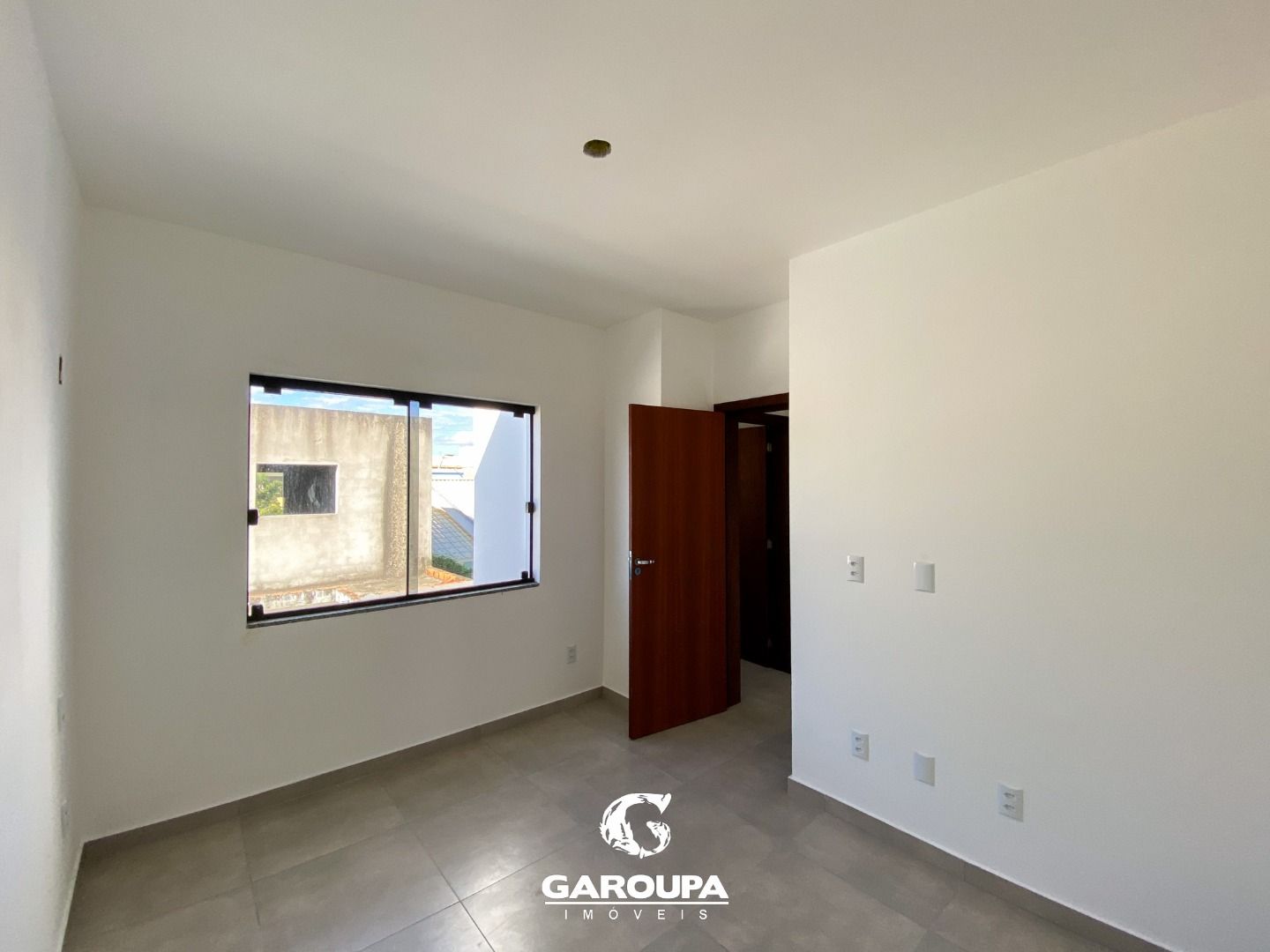 Casa à venda com 3 quartos, 110m² - Foto 14