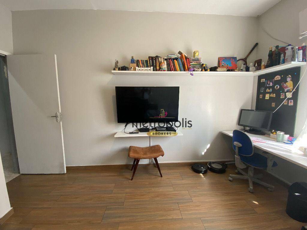 Casa à venda com 4 quartos, 350m² - Foto 18