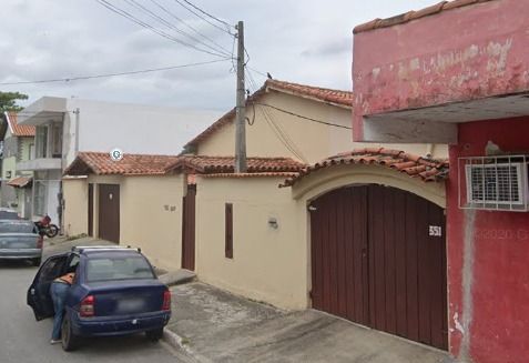 Casa à venda com 2 quartos, 200m² - Foto 1