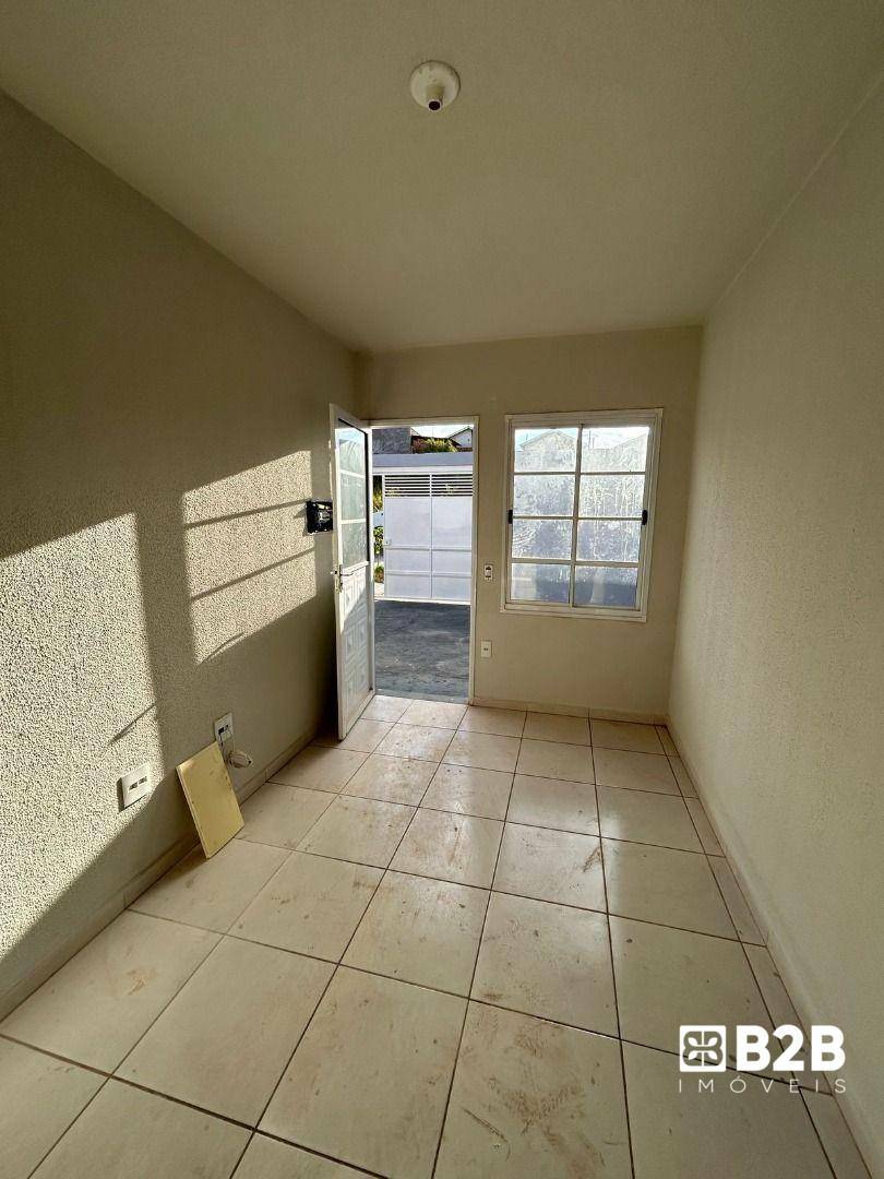 Casa à venda com 2 quartos, 45m² - Foto 7