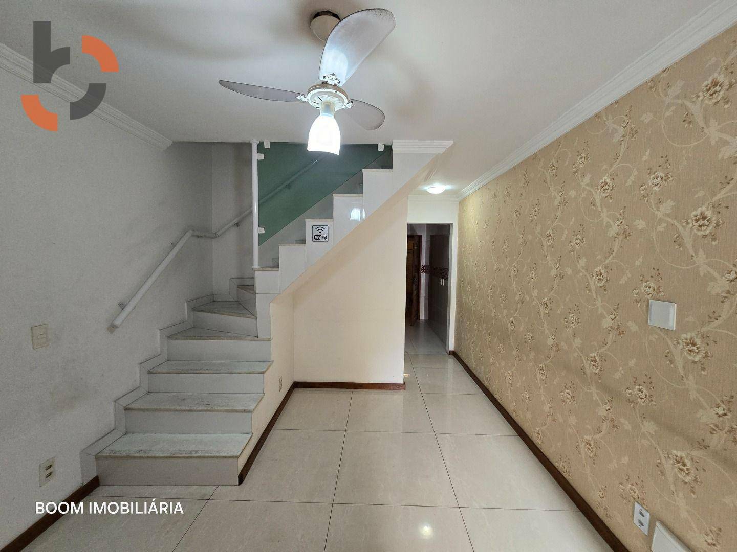 Casa à venda com 3 quartos, 65m² - Foto 1