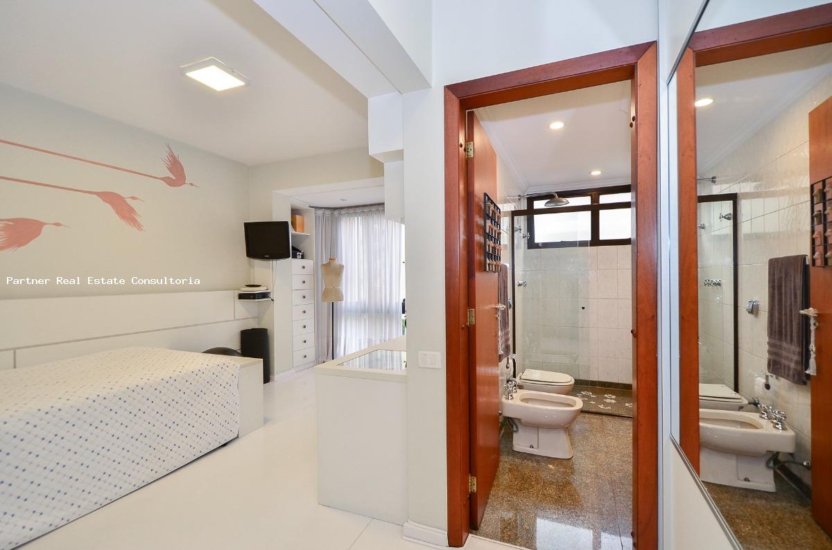 Apartamento à venda com 4 quartos, 226m² - Foto 29