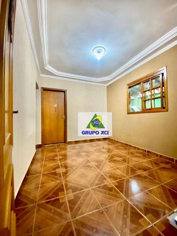 Casa à venda com 3 quartos, 16250m² - Foto 1