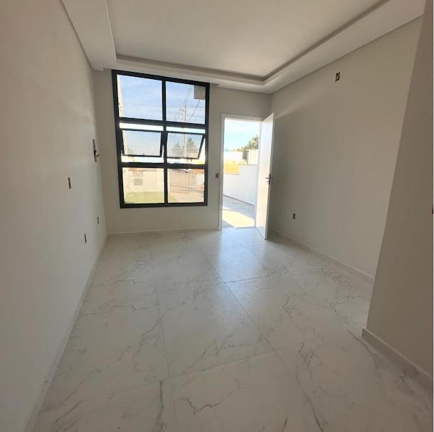 Casa à venda com 2 quartos, 65m² - Foto 2