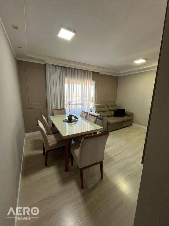 Apartamento à venda com 3 quartos, 75m² - Foto 1