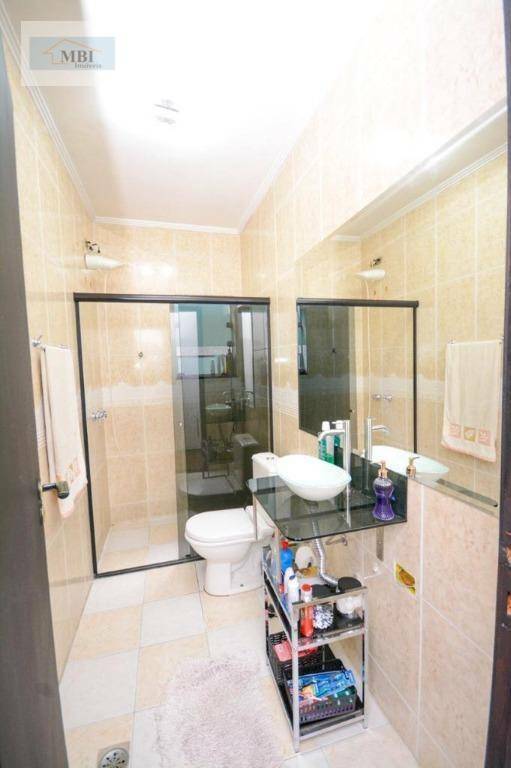 Sobrado à venda com 3 quartos, 240m² - Foto 18