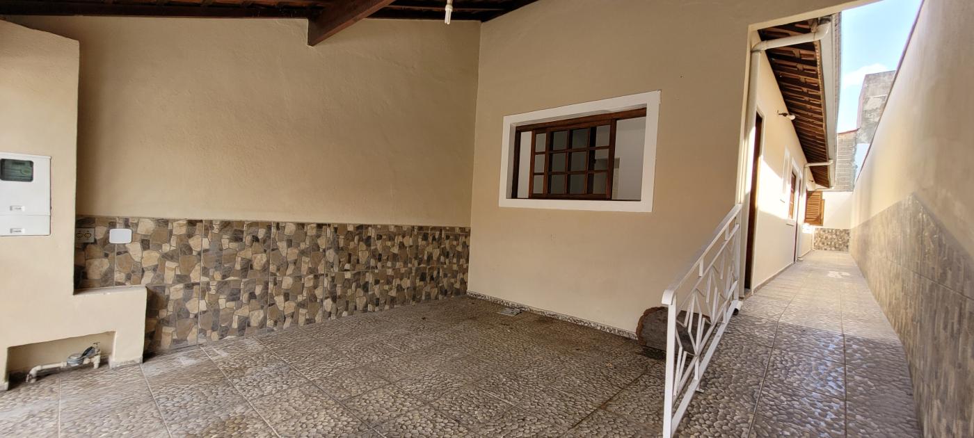 Casa à venda com 2 quartos, 125m² - Foto 1