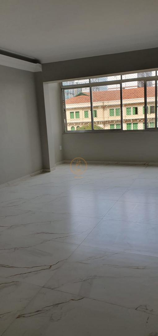 Apartamento à venda com 3 quartos, 155m² - Foto 1