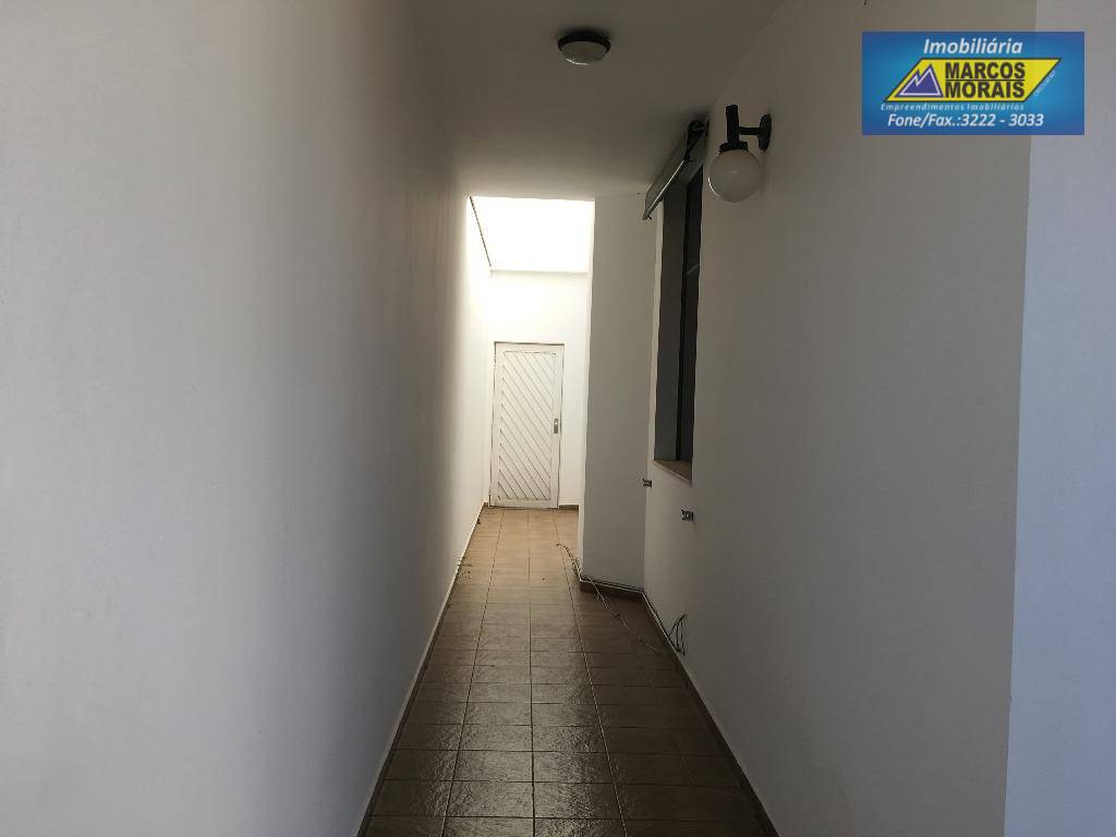 Casa à venda com 3 quartos, 328m² - Foto 31