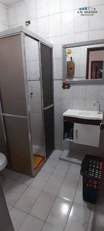 Casa à venda com 2 quartos, 90m² - Foto 11