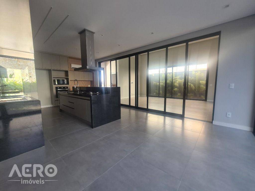 Casa de Condomínio à venda com 3 quartos, 275m² - Foto 1