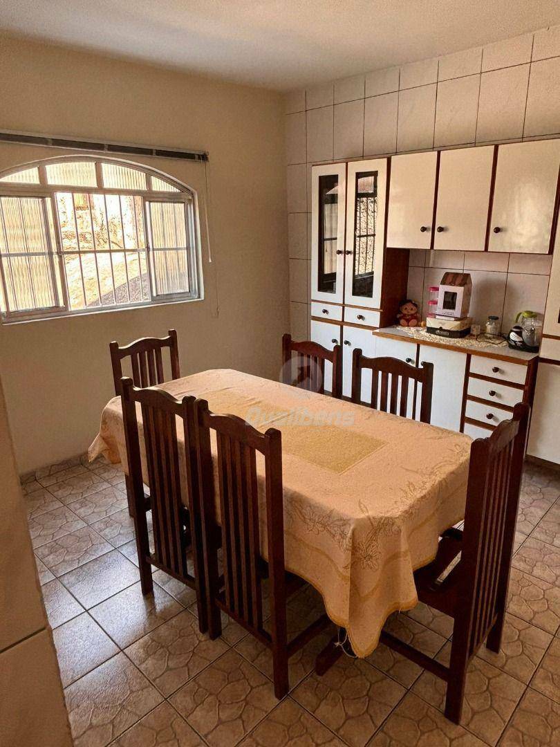 Sobrado à venda com 3 quartos, 240m² - Foto 4