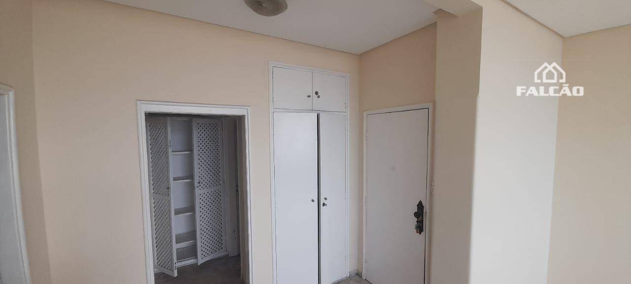 Apartamento à venda com 3 quartos, 160m² - Foto 4