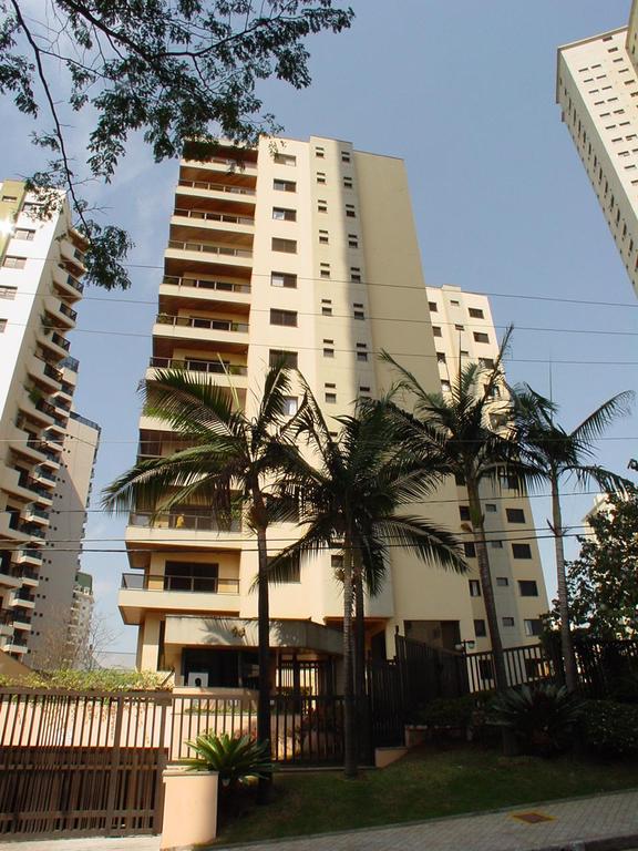 Apartamento à venda com 4 quartos, 230m² - Foto 1