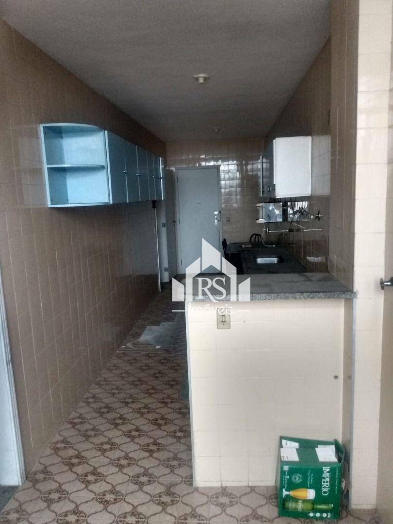 Apartamento à venda com 3 quartos, 140m² - Foto 4