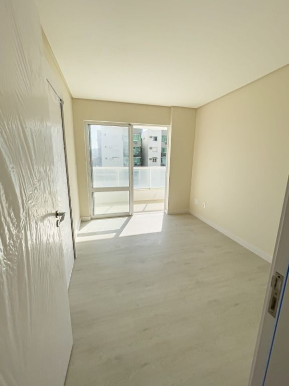 Apartamento à venda com 4 quartos, 157m² - Foto 19