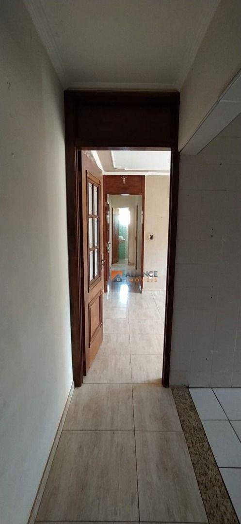 Apartamento para alugar com 2 quartos, 70m² - Foto 3