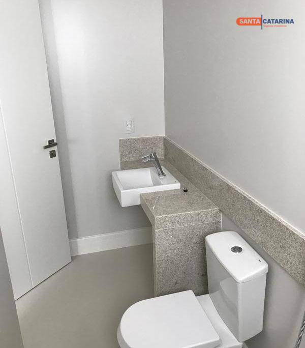 Apartamento à venda com 4 quartos, 237m² - Foto 15