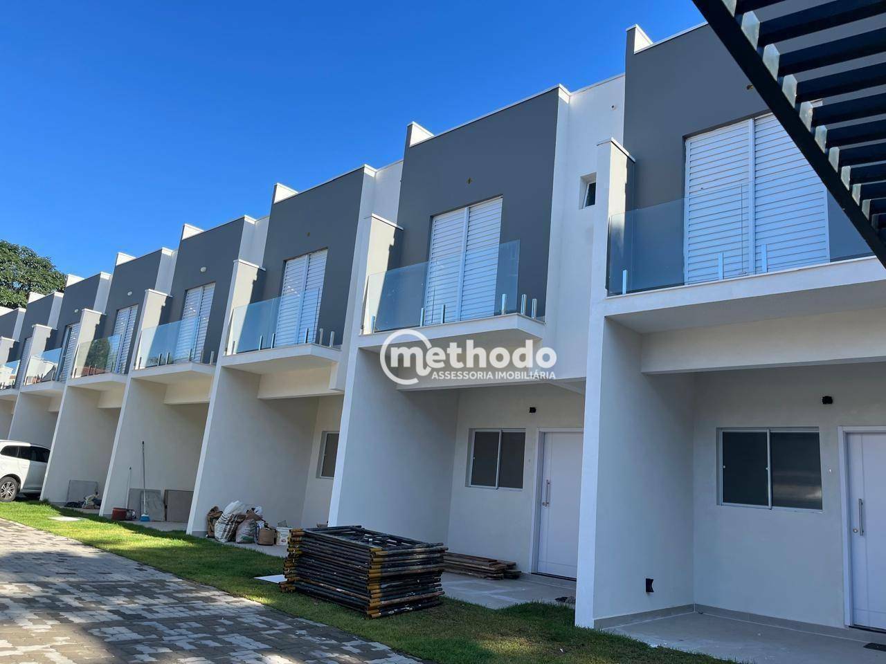 Casa à venda com 2 quartos, 76m² - Foto 1