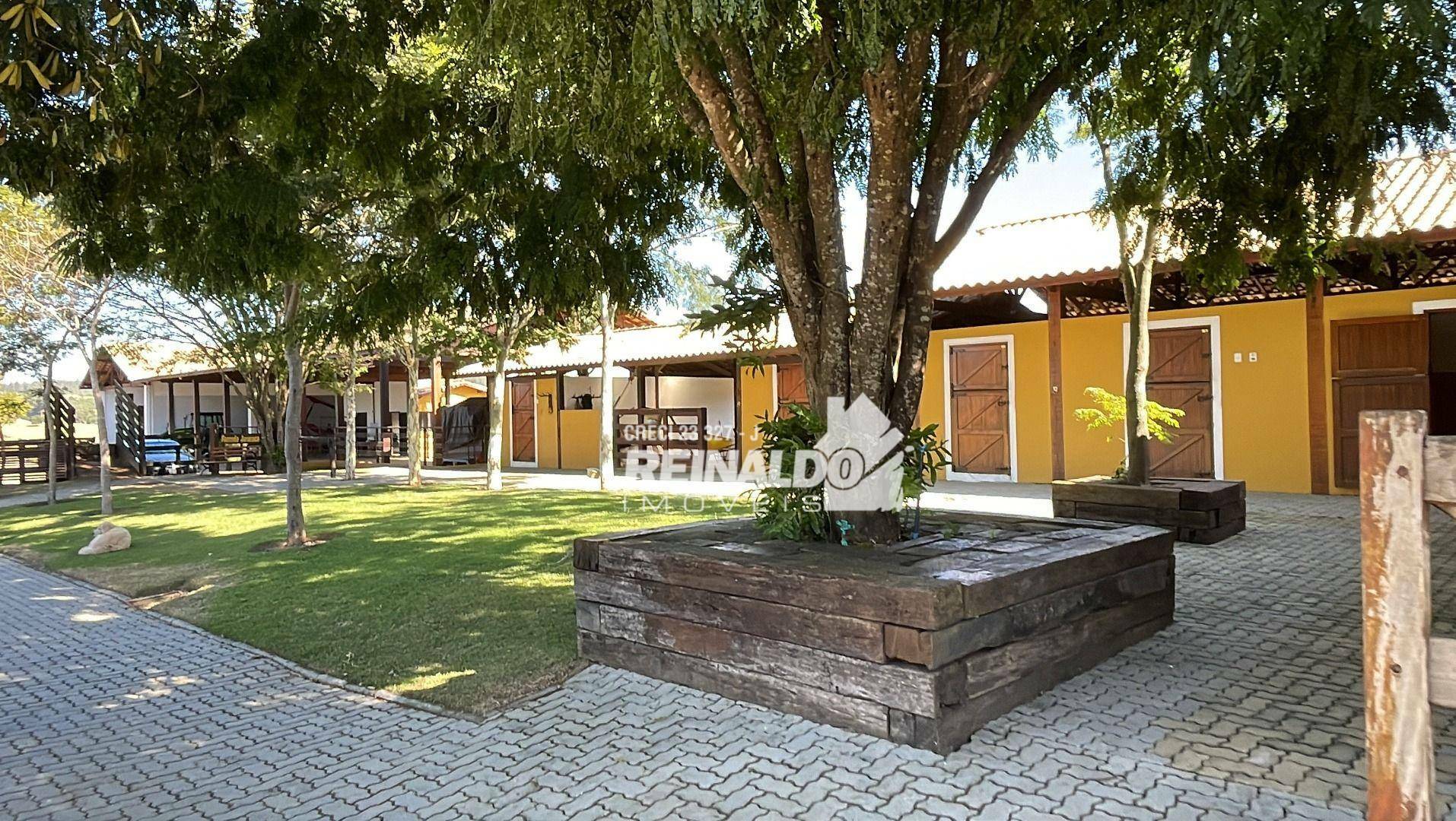 Haras e Área Rural Padrão à venda com 4 quartos, 1050m² - Foto 1