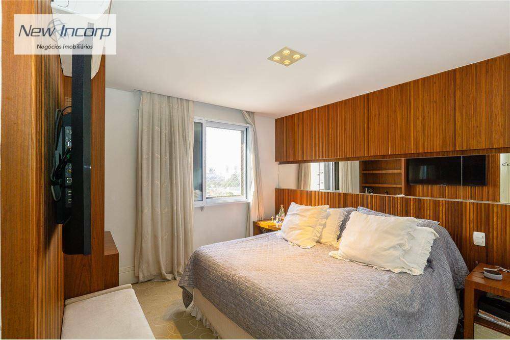 Apartamento à venda com 3 quartos, 209m² - Foto 30