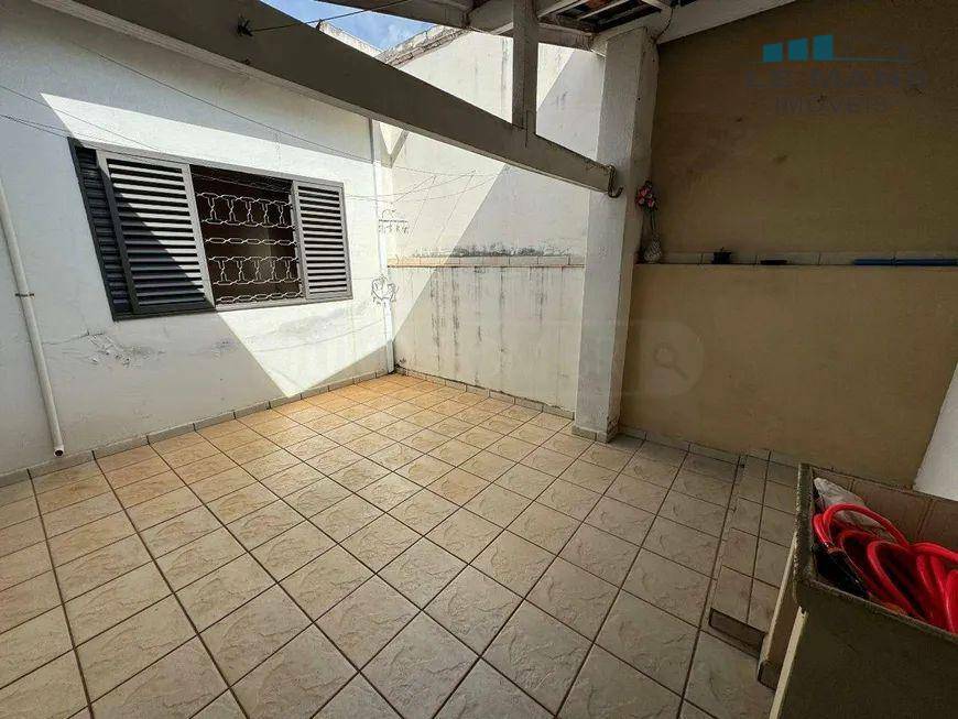 Casa à venda com 5 quartos, 238m² - Foto 17