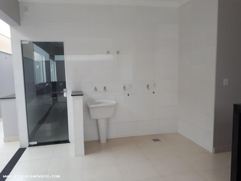 Casa à venda com 3 quartos, 195m² - Foto 17