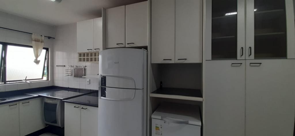 Apartamento à venda com 3 quartos, 172m² - Foto 27