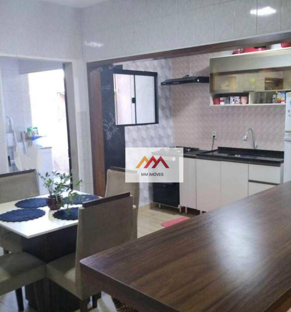 Casa à venda com 2 quartos, 110m² - Foto 1