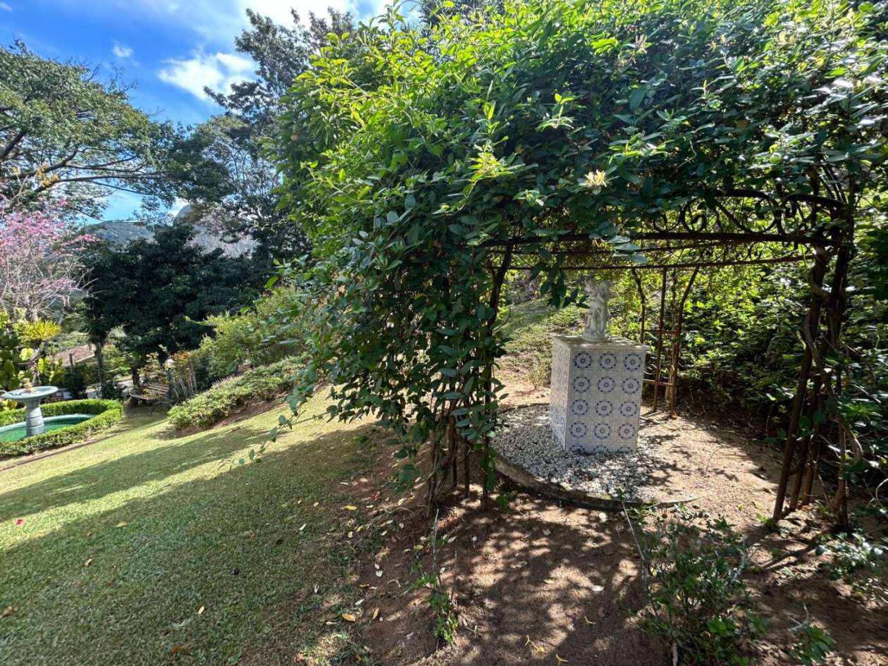 Casa de Condomínio à venda com 5 quartos, 560m² - Foto 4