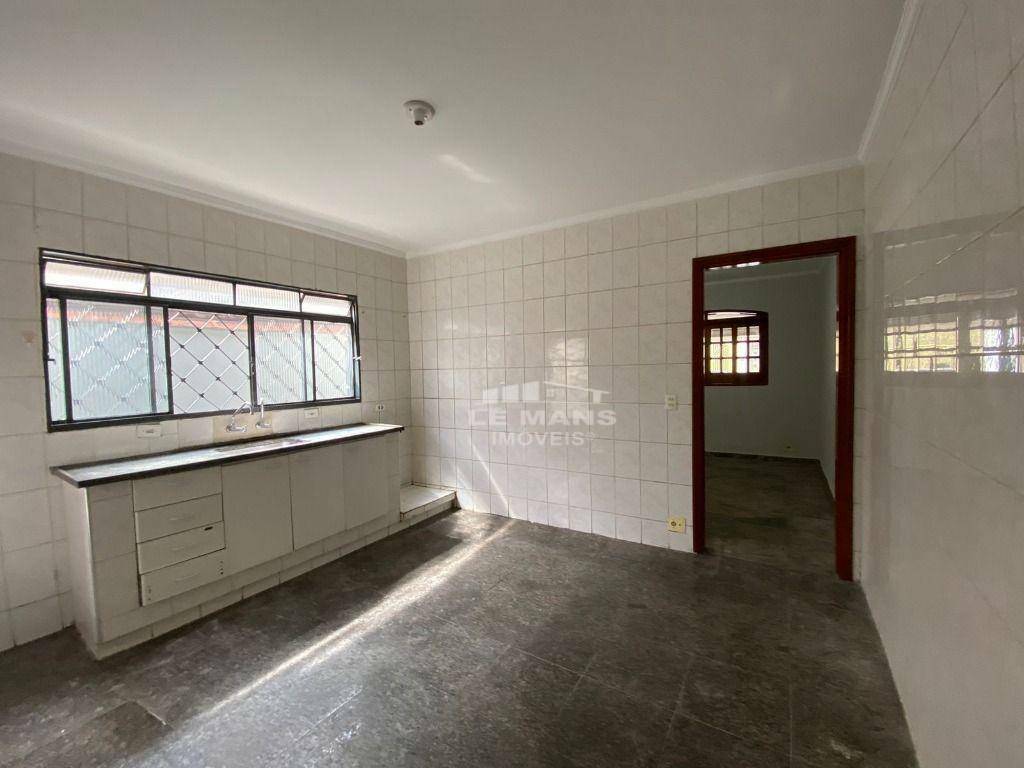 Casa para alugar com 2 quartos, 80m² - Foto 1