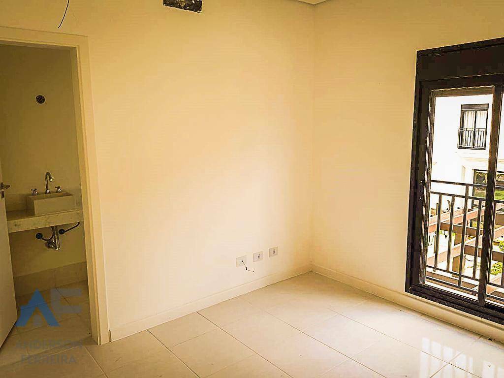 Casa à venda com 4 quartos, 250m² - Foto 13