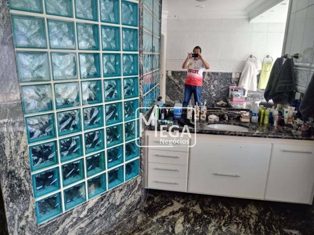 Chácara à venda com 6 quartos, 679m² - Foto 17