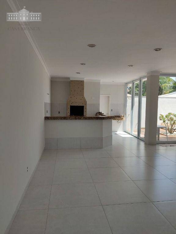 Casa de Condomínio para alugar com 3 quartos, 263m² - Foto 9