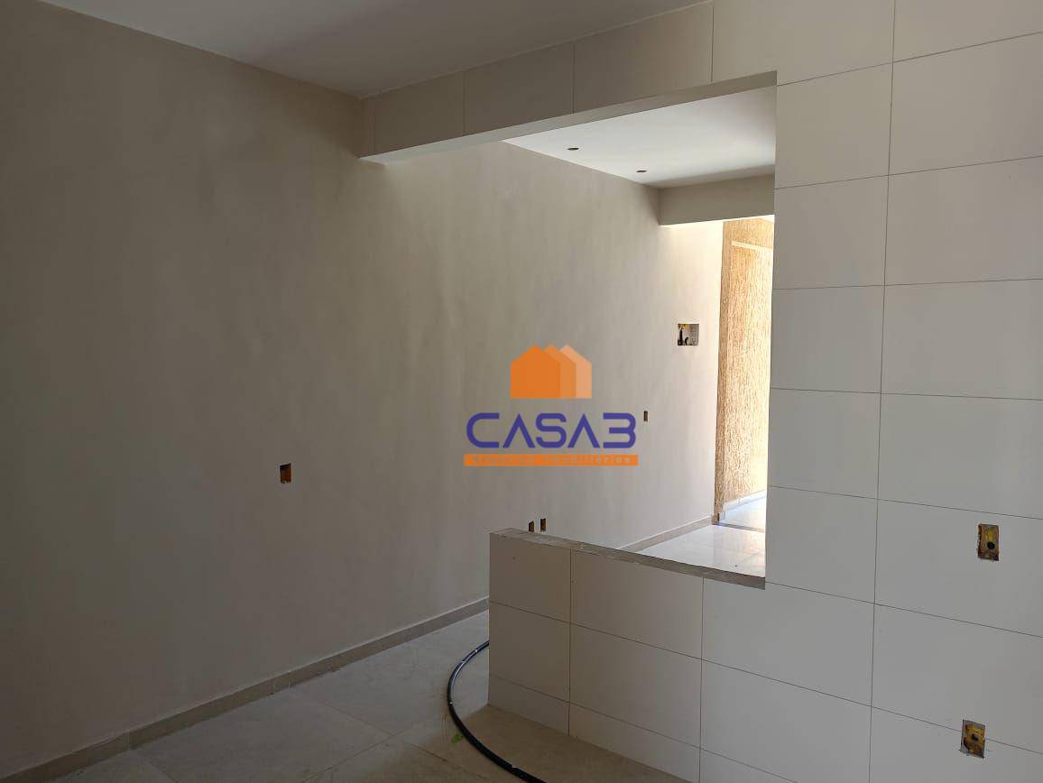 Casa à venda com 2 quartos, 61m² - Foto 7