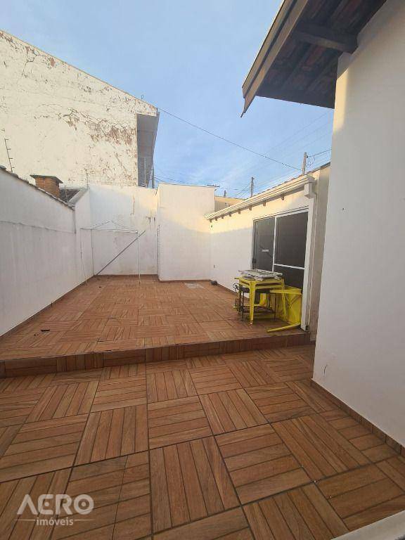 Casa à venda com 3 quartos, 184m² - Foto 6