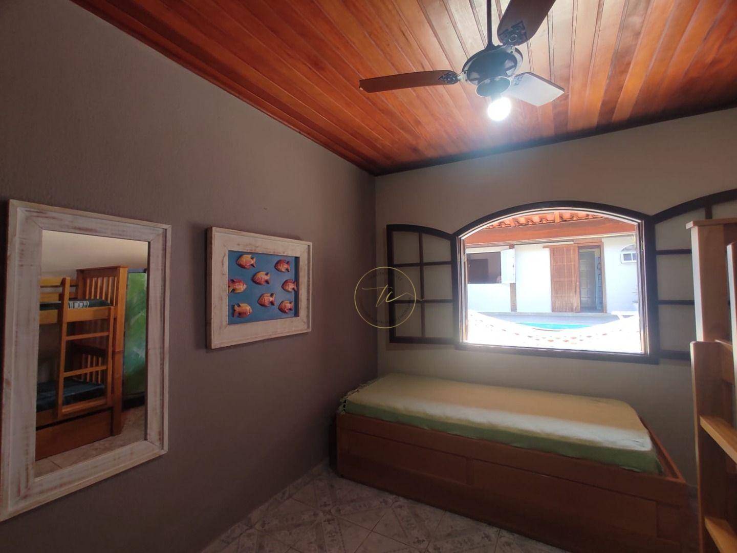 Casa à venda com 6 quartos, 200m² - Foto 5