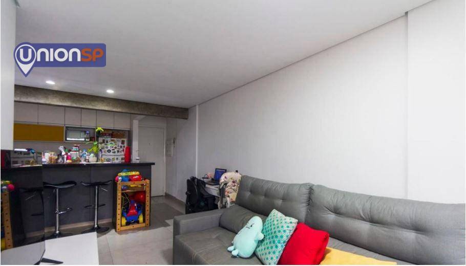 Apartamento à venda com 2 quartos, 64m² - Foto 1