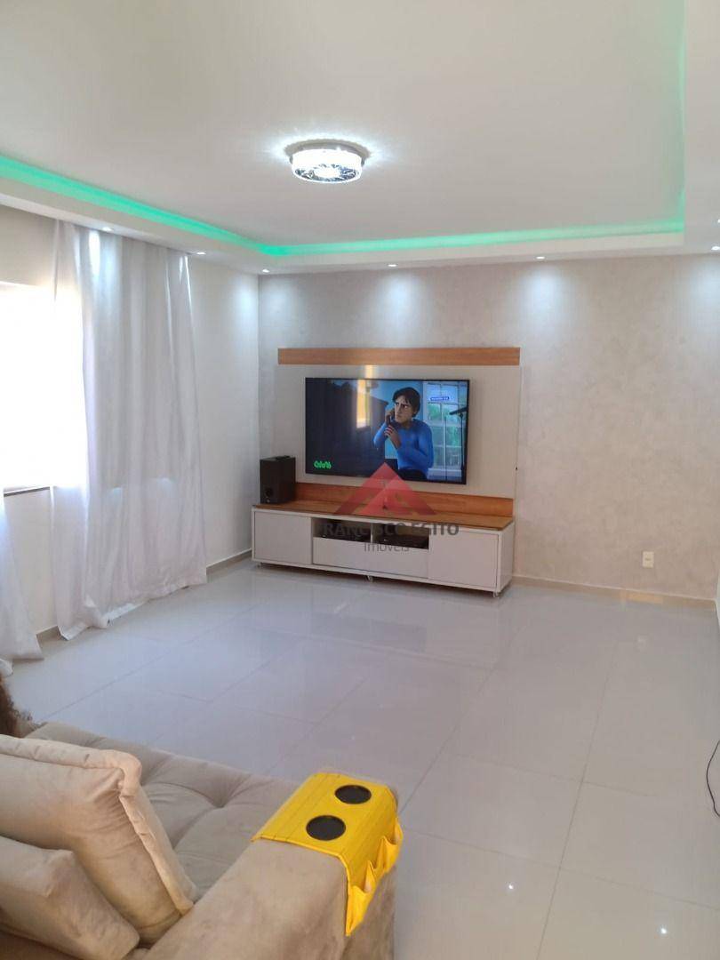 Casa à venda com 3 quartos, 96m² - Foto 1