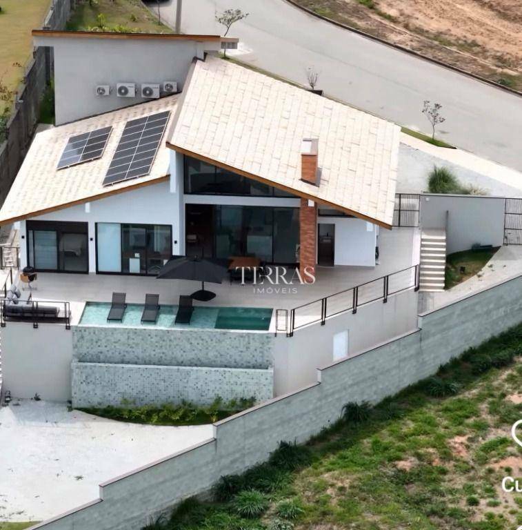 Casa de Condomínio à venda e aluguel com 3 quartos, 326m² - Foto 1