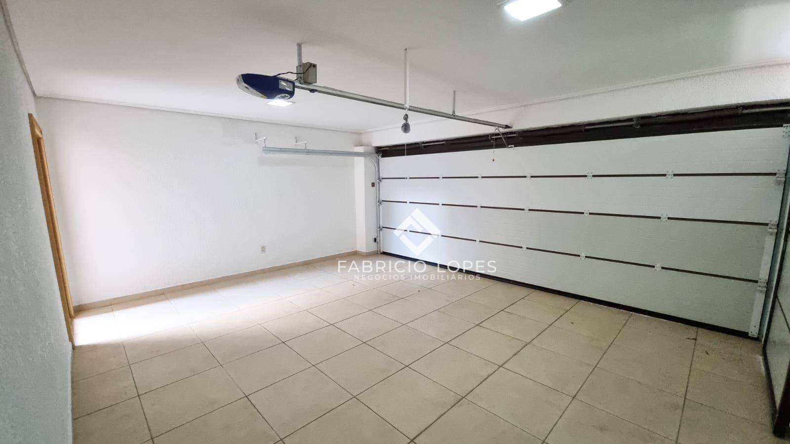 Casa à venda com 3 quartos, 360m² - Foto 35