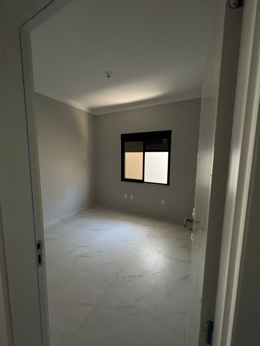 Casa à venda com 3 quartos, 104m² - Foto 14