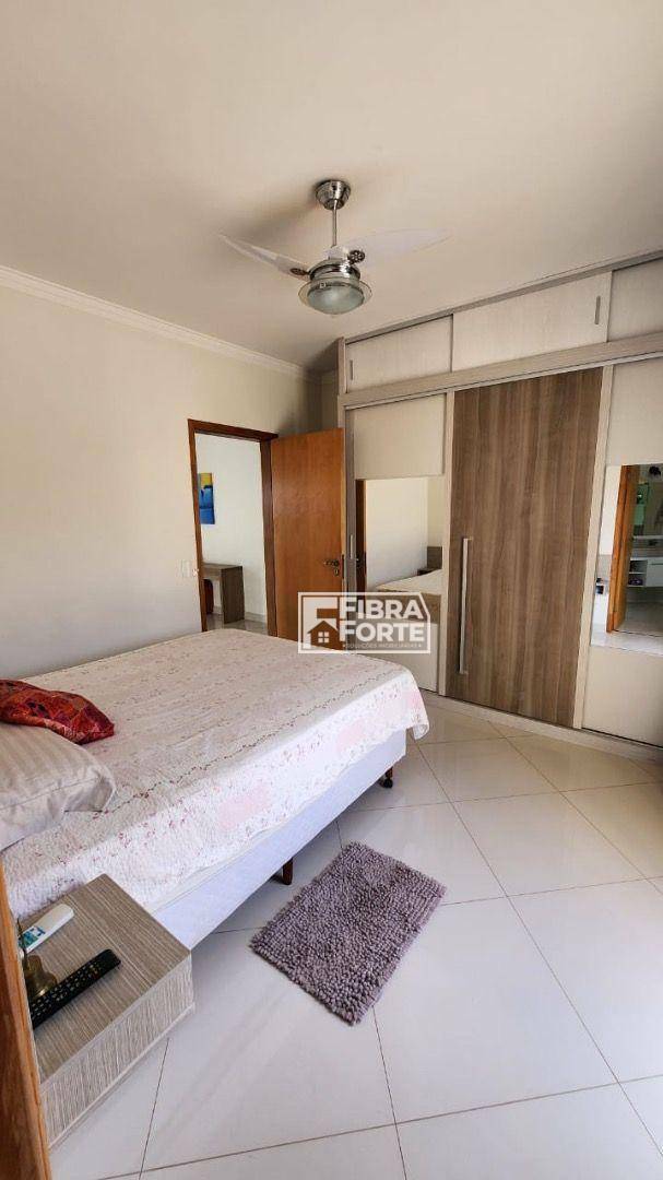 Casa de Condomínio à venda com 3 quartos, 238m² - Foto 15