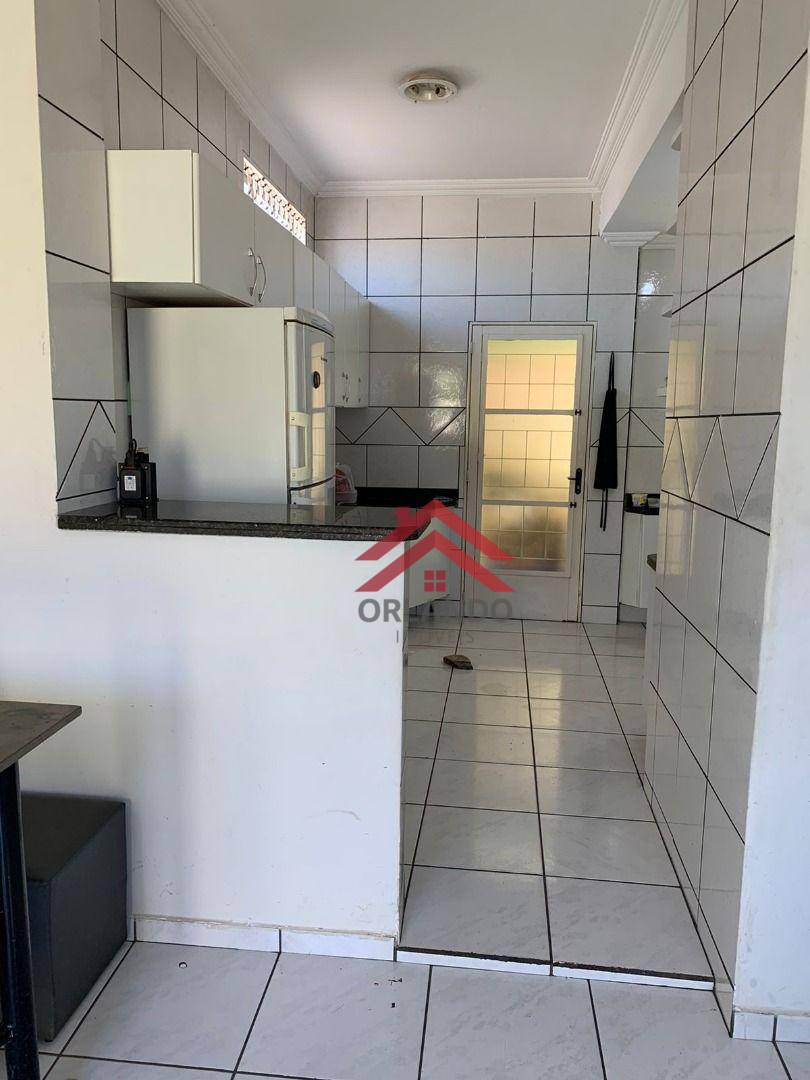 Casa à venda com 3 quartos, 180m² - Foto 4