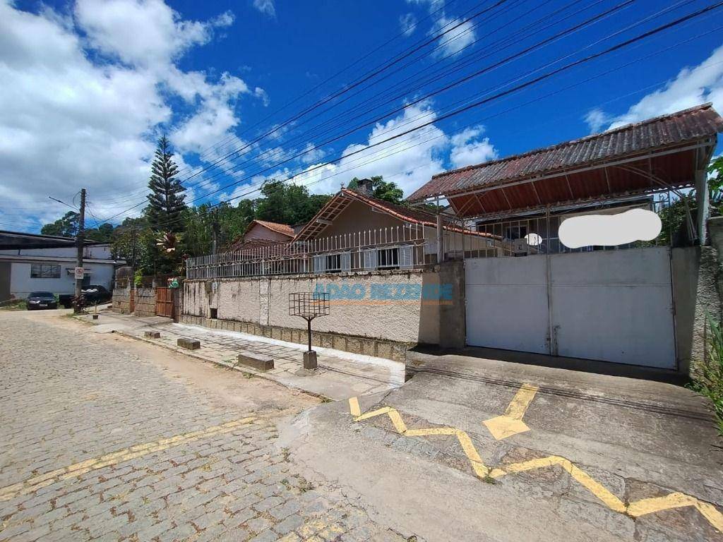 Casa à venda com 4 quartos, 221m² - Foto 4